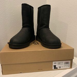 UGGS CLASSIC SHORT ll BOOTS